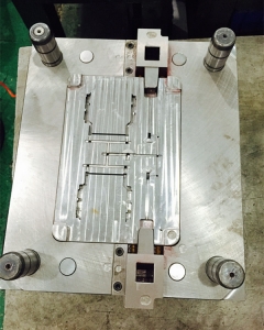 外殼塑料模具201330，深圳塑膠模具廠，精密模具加工